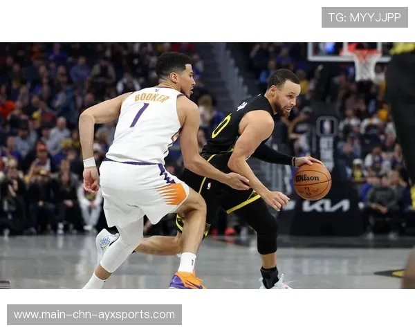 布克关键段连续得手,凤凰城完成翻盘 布克关键段连续得手,凤凰城完成翻盘